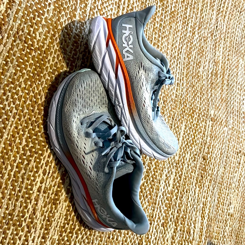 EUC HOKA Clifton 8 Size 5B $85.00
